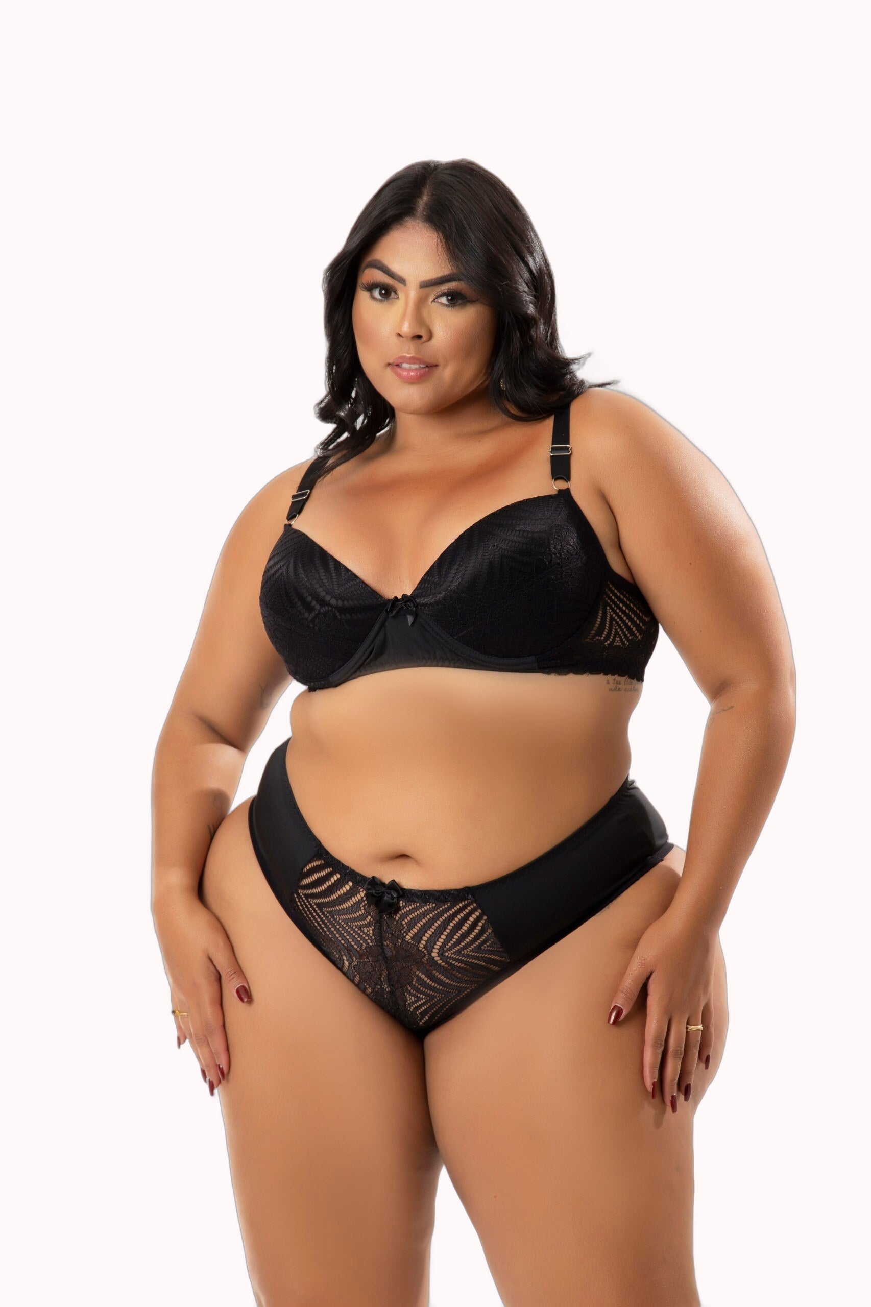 Conjunto Plus Size com renda vazada – Doce Malícia