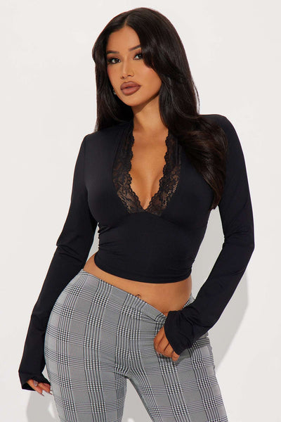 Cropped Feminino Renda Decote V Preto – Doce Malícia