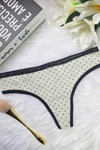 Fio de Algodão Mesclado com em Branco – Doce Malícia