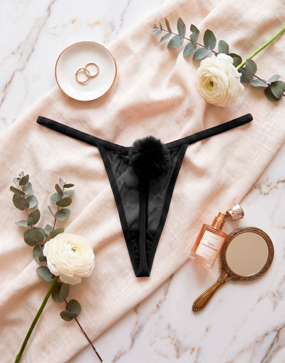 Fio Dental Sexy com Detalhe Pompom em Branco – Doce Malícia