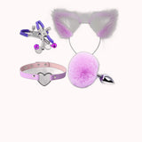 Kit Fetiche Pelúcia Lilás – Plug Anal, Tiara, Grampos de Mamilos em Metal e Gargantilha – Doce Malícia