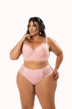 Lingerie Plus Size em Renda – Doce Malícia