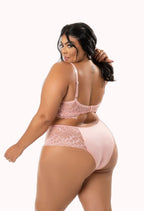 Lingerie Plus Size em Renda – Doce Malícia