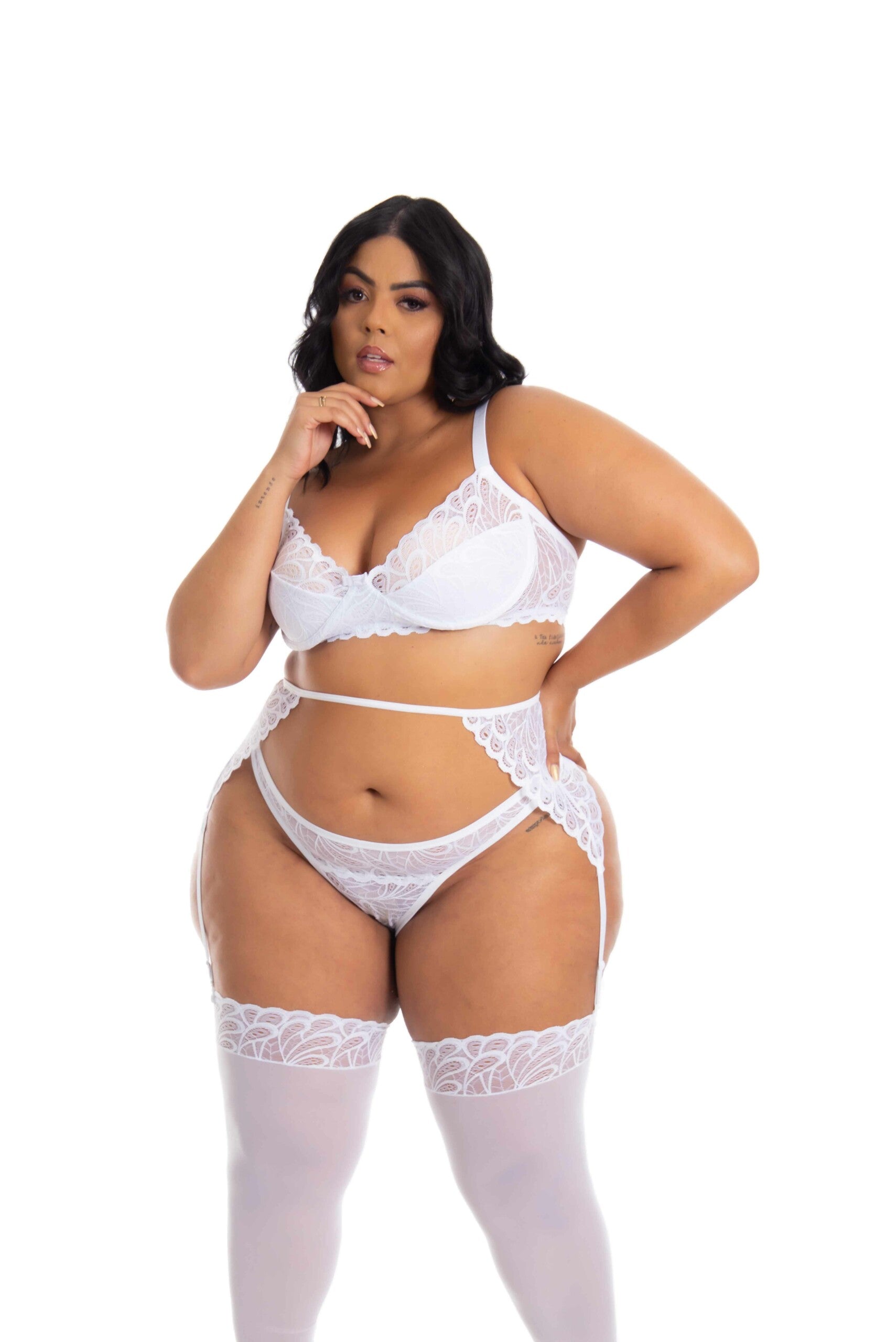 Lingerie Plus Size com cinta em Branco – Doce Malícia