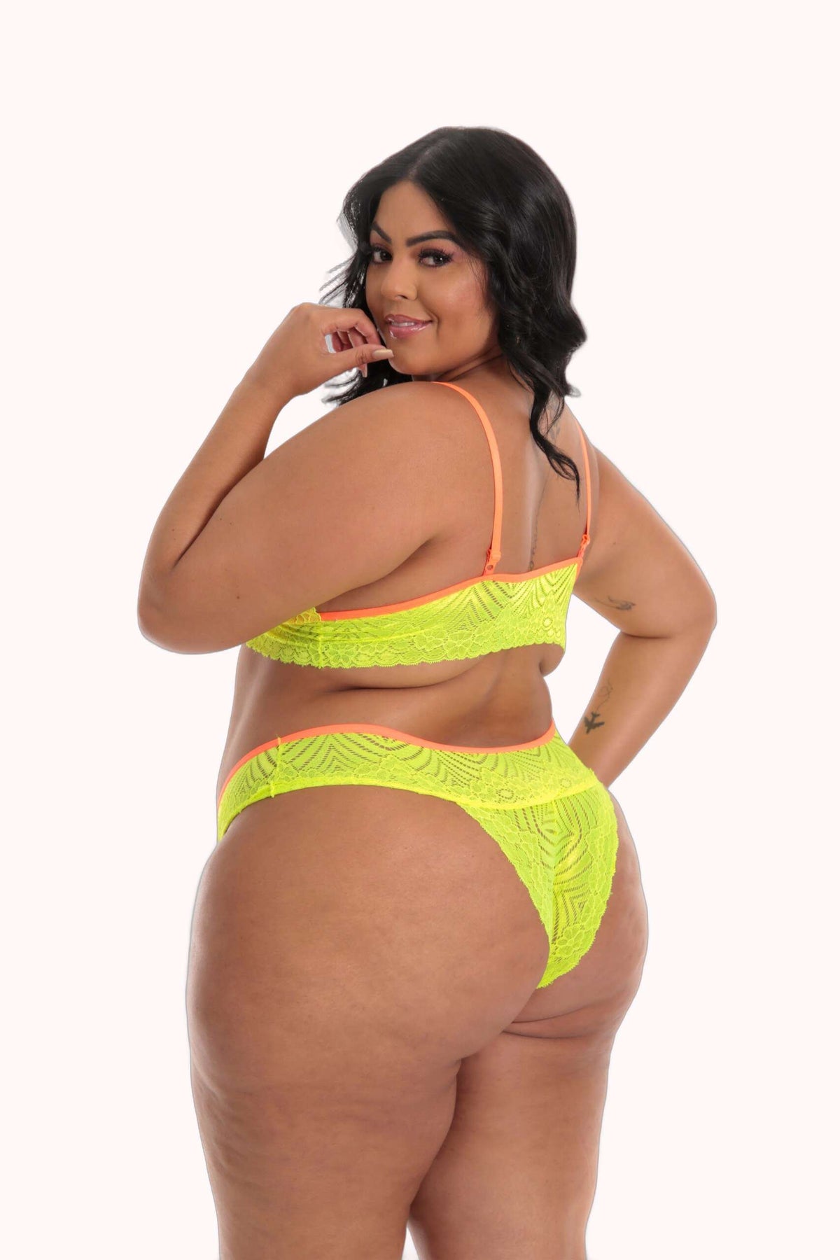 Lingerie Plus Size Neon – Doce Malícia