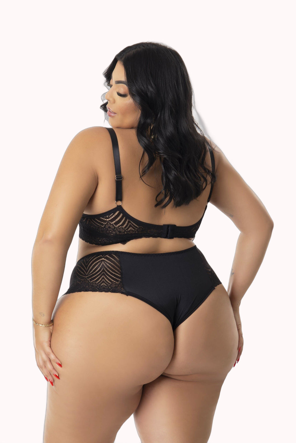 Lingerie Plus Size em Renda – Doce Malícia