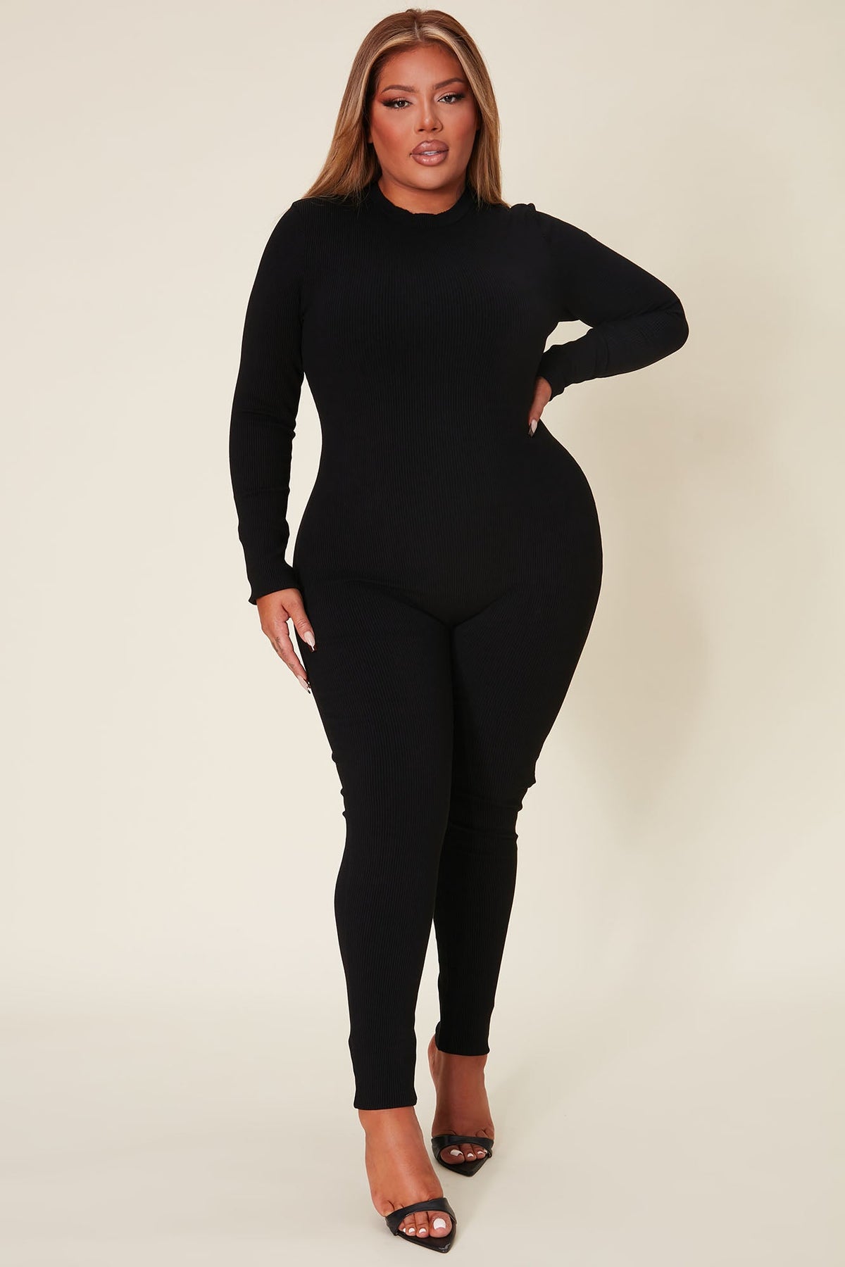 Macacão Feminino Canelado Preto – Doce Malícia