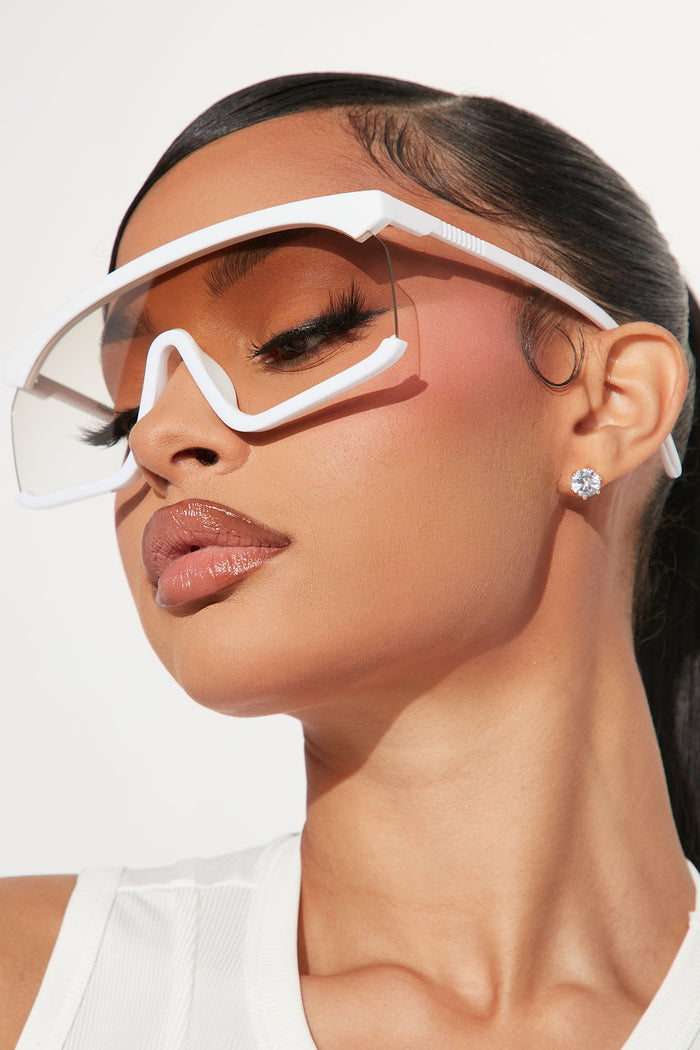 Óculos de Sol Feminino Escudo Acetato Branco – Doce Malícia — Doce Malícia