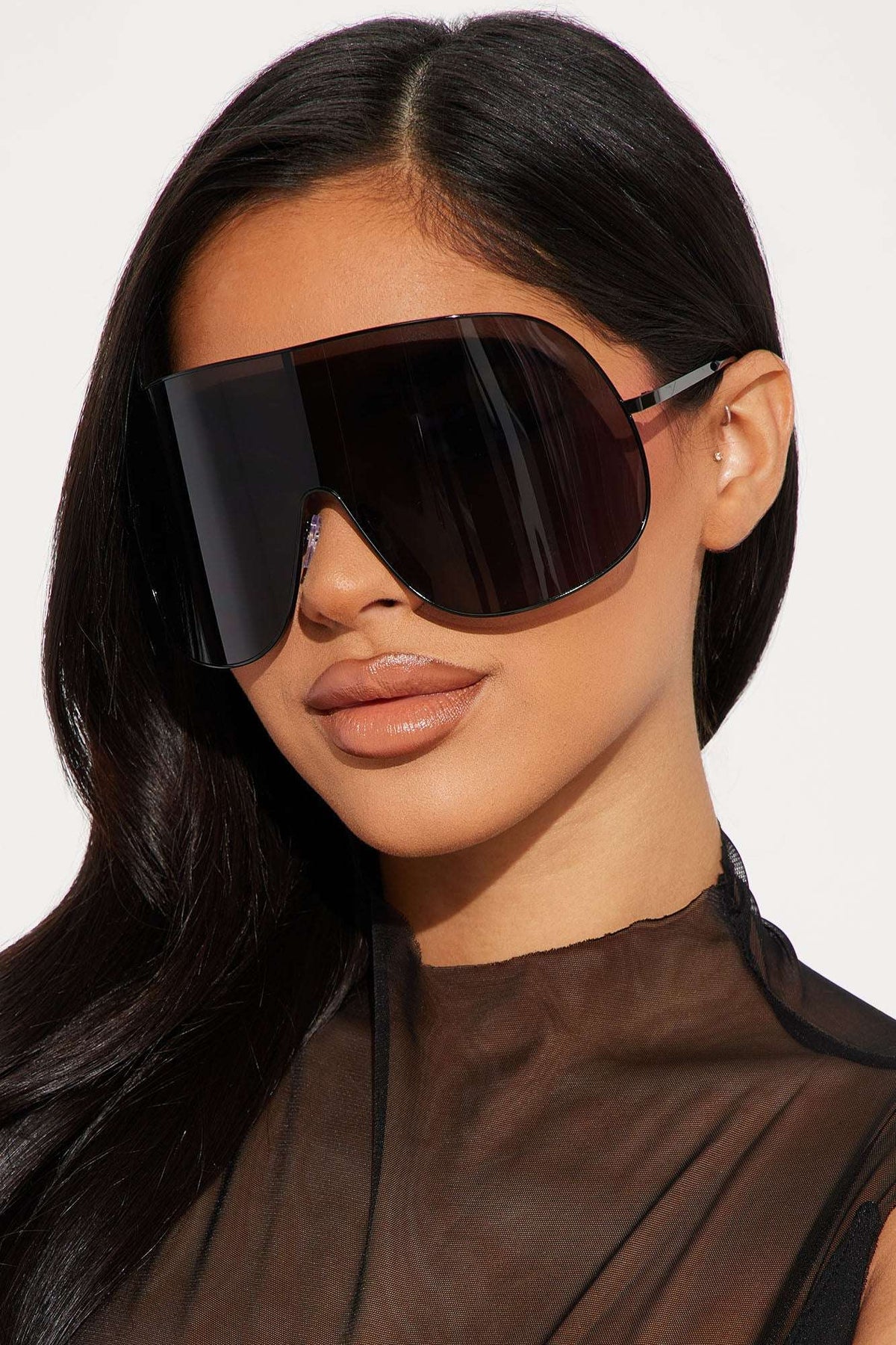 Óculos de Sol Feminino Escudo Metal Oversized Preto – Doce Malícia