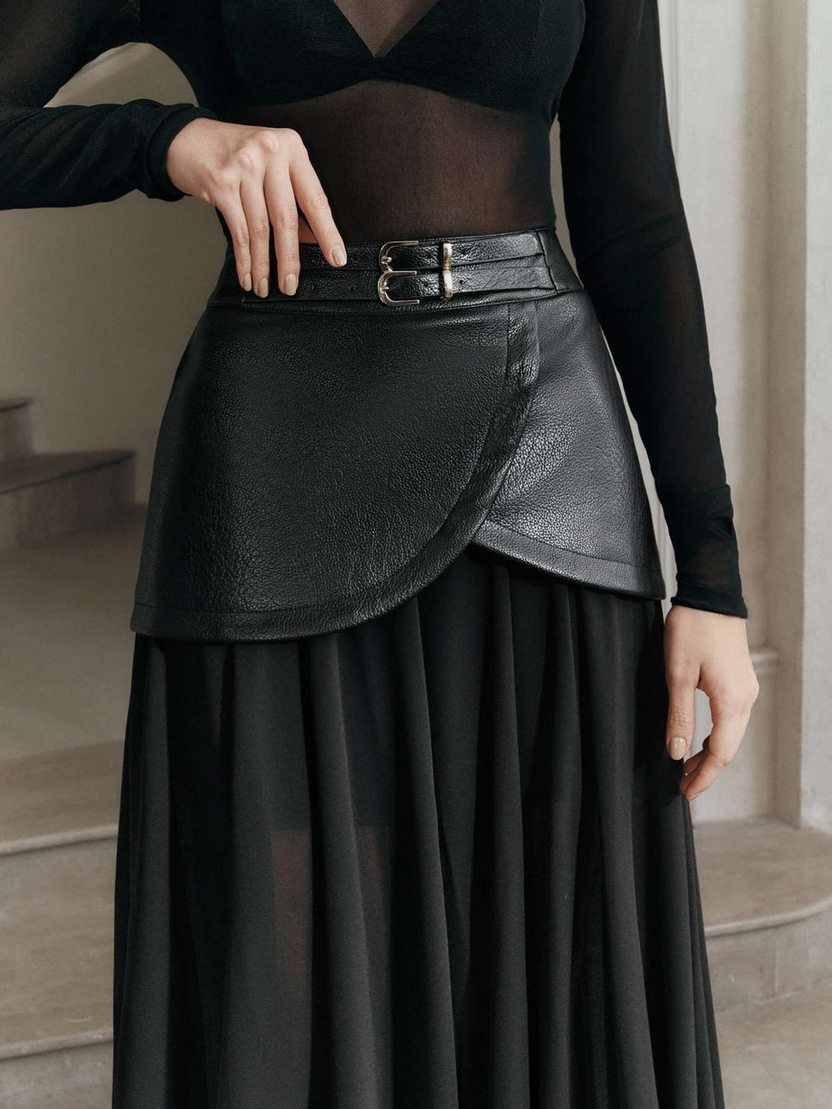 Saia Feminina Cintura Alta Longo Preto – Doce Malícia