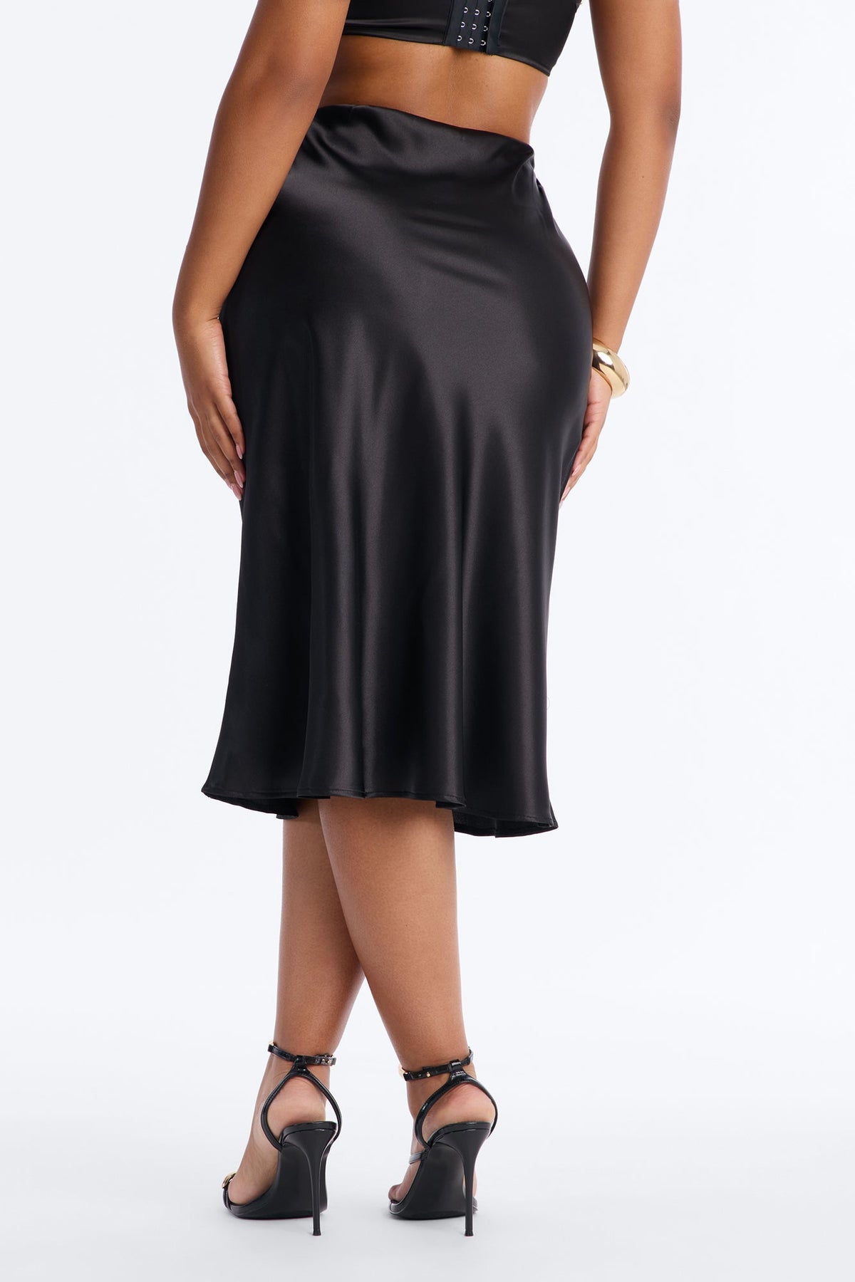 Saia Feminina Midi Cetim Preto – Doce Malícia