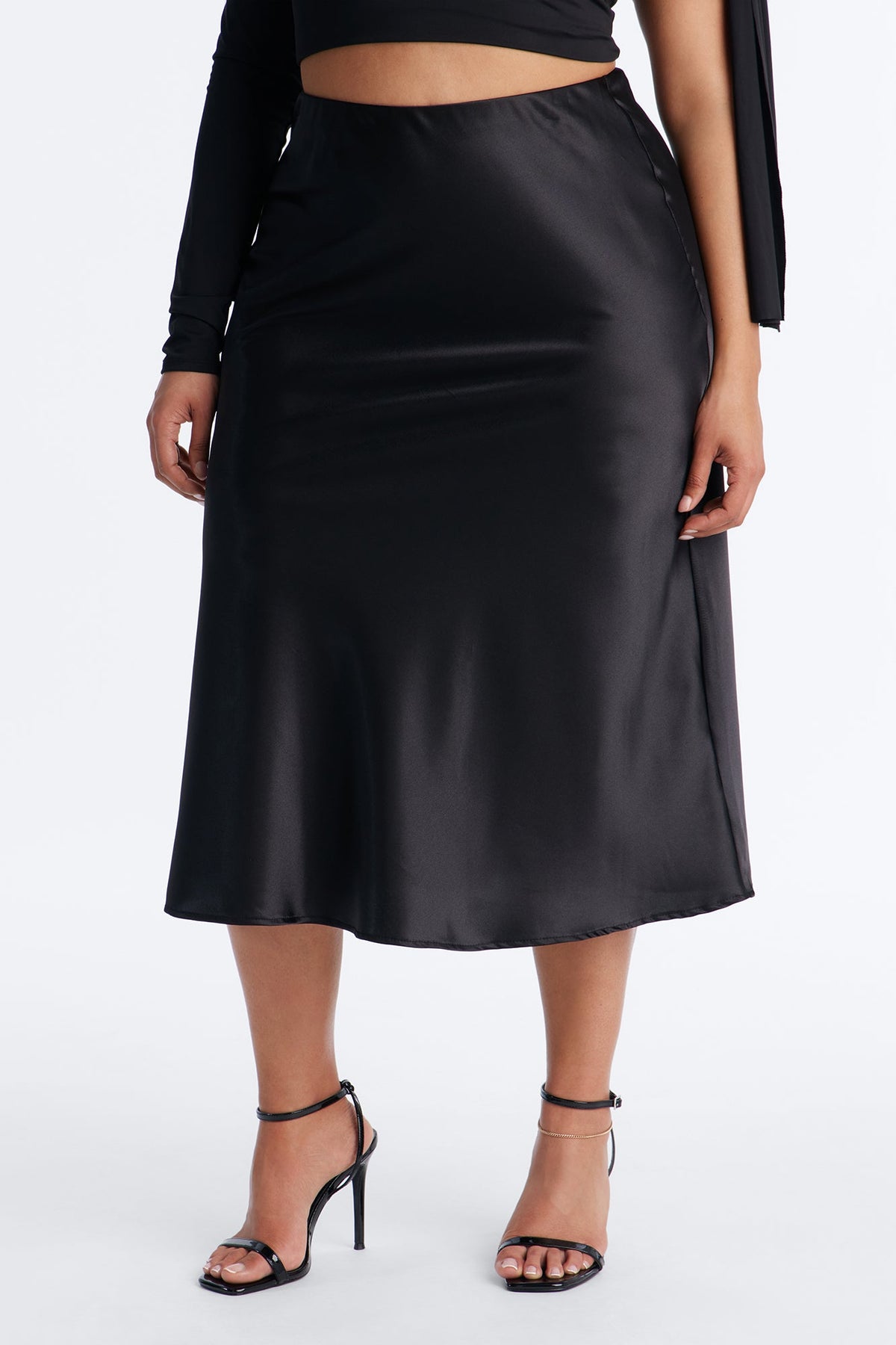 Saia Feminina Midi Cetim Preto – Doce Malícia