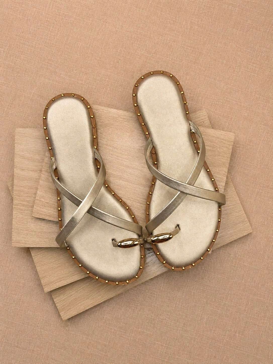 Sandália Feminina Dourado – Doce Malícia