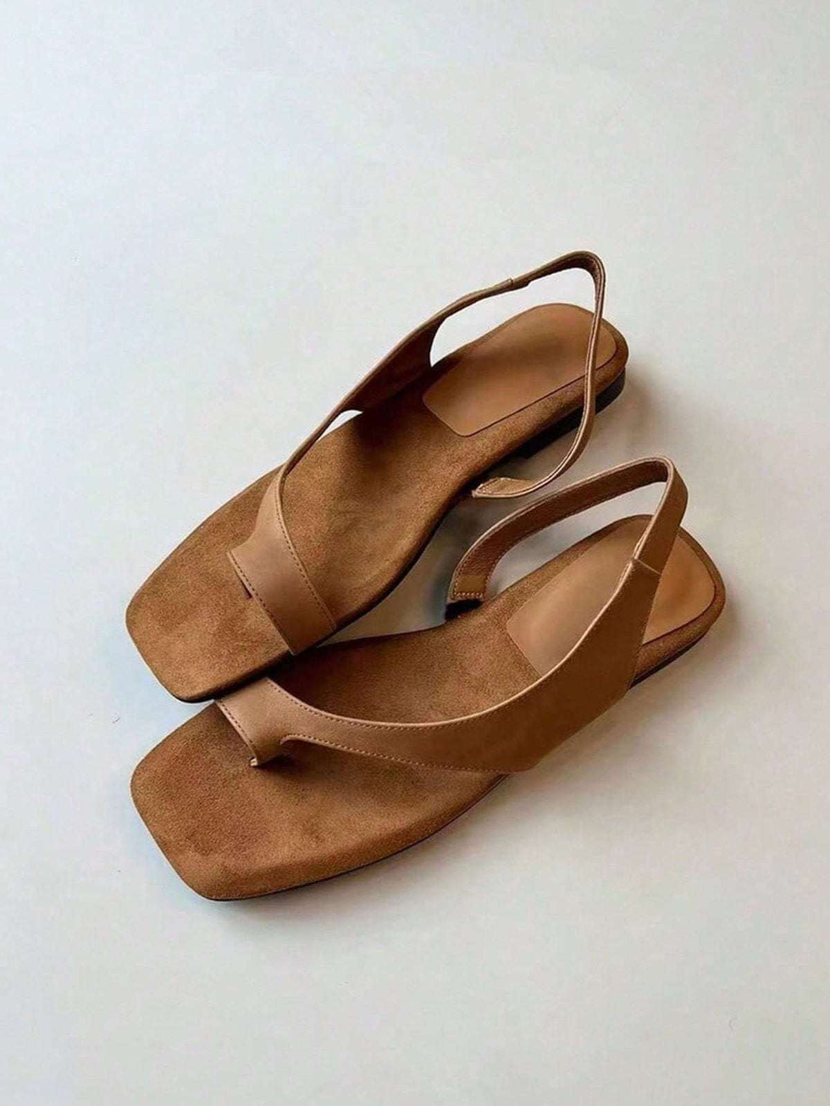 Sandália Bico Quadrado Slingback Caramelo – Doce Malícia