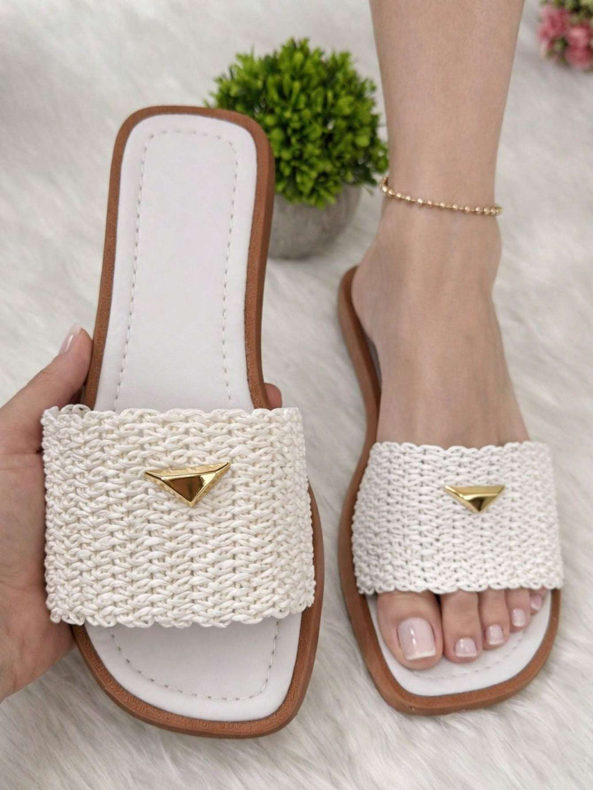Sandália Rasteira Feminina Branco Rafia – Doce Malícia