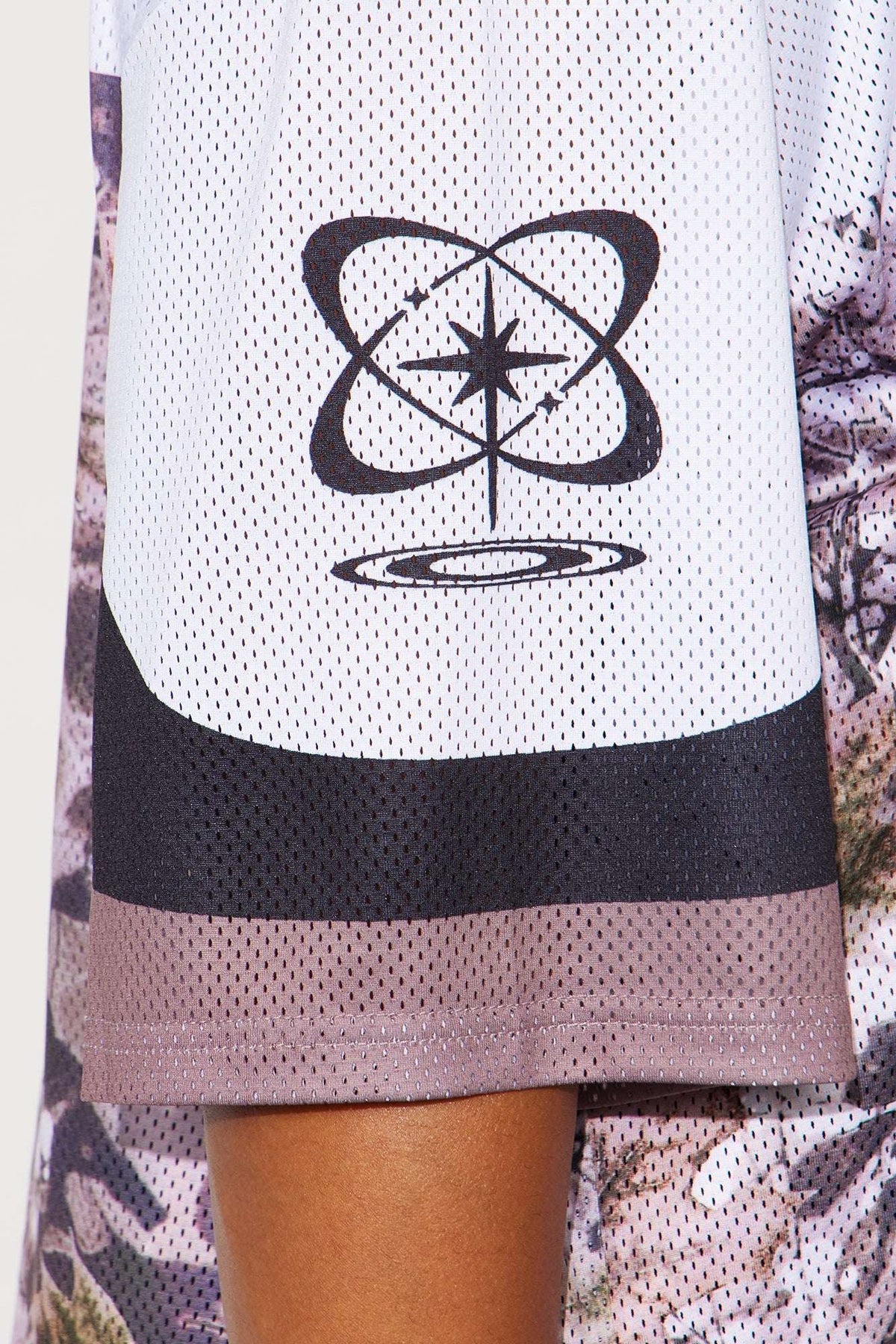 Short Feminino Estampado Decote V Preto – Doce Malícia
