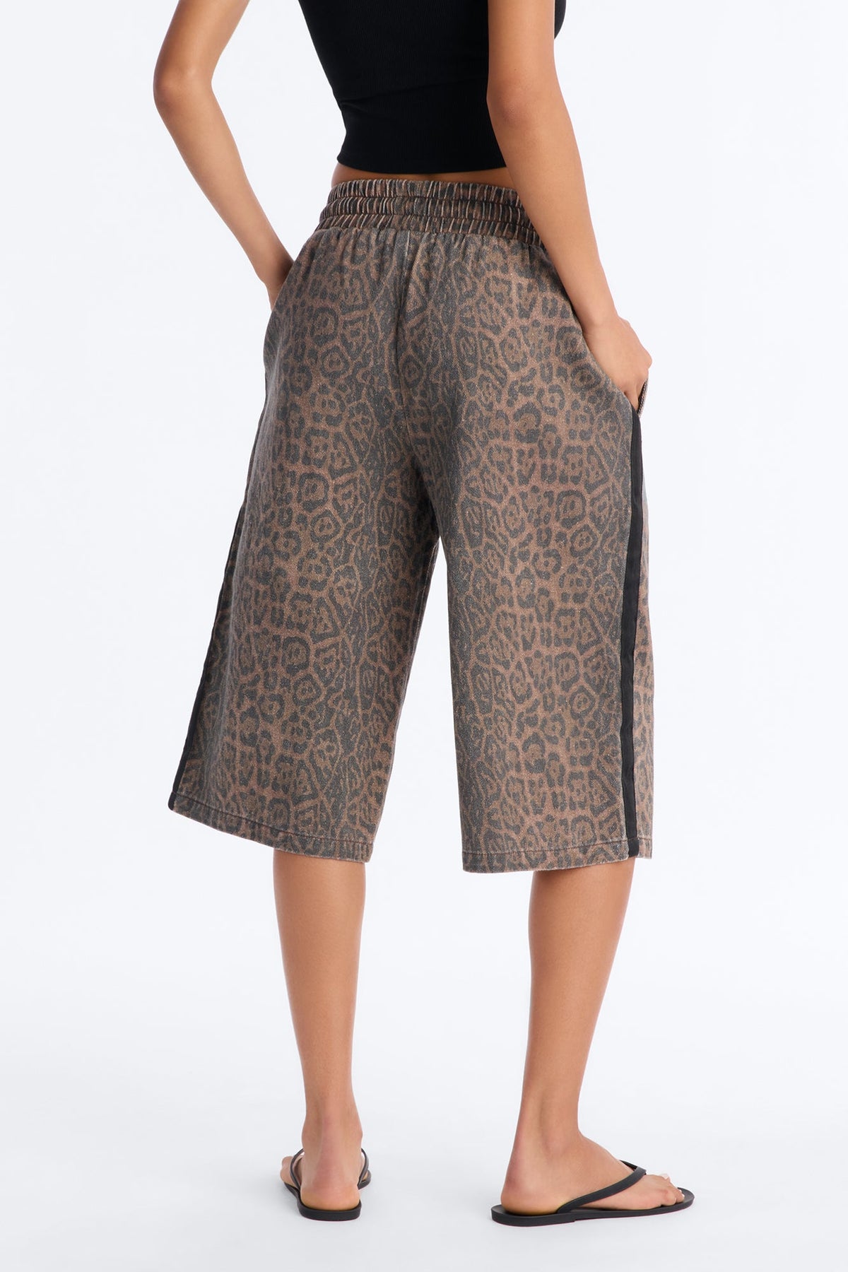 Short Feminino Estampado Listrado – Doce Malícia