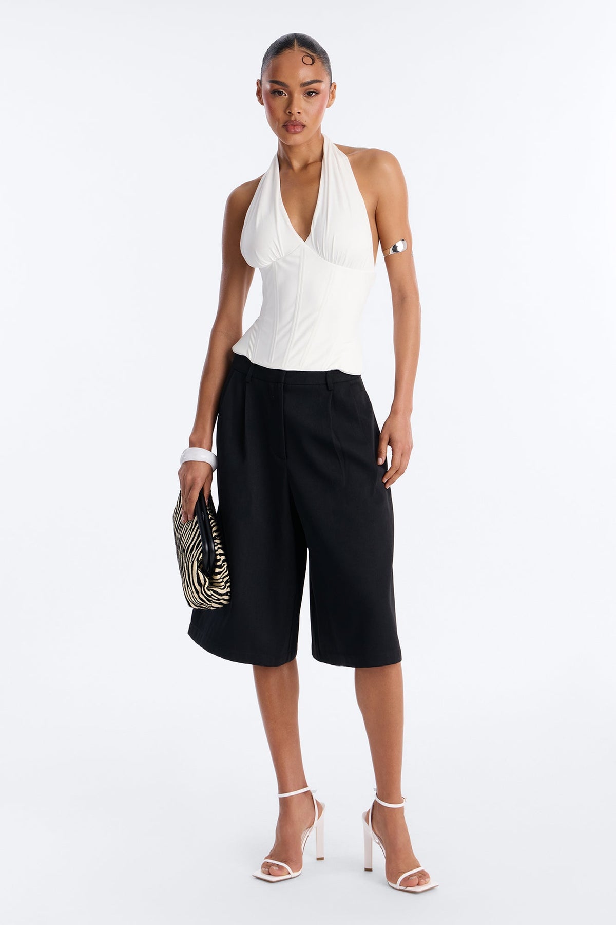 Short Feminino Plissado Preto – Doce Malícia