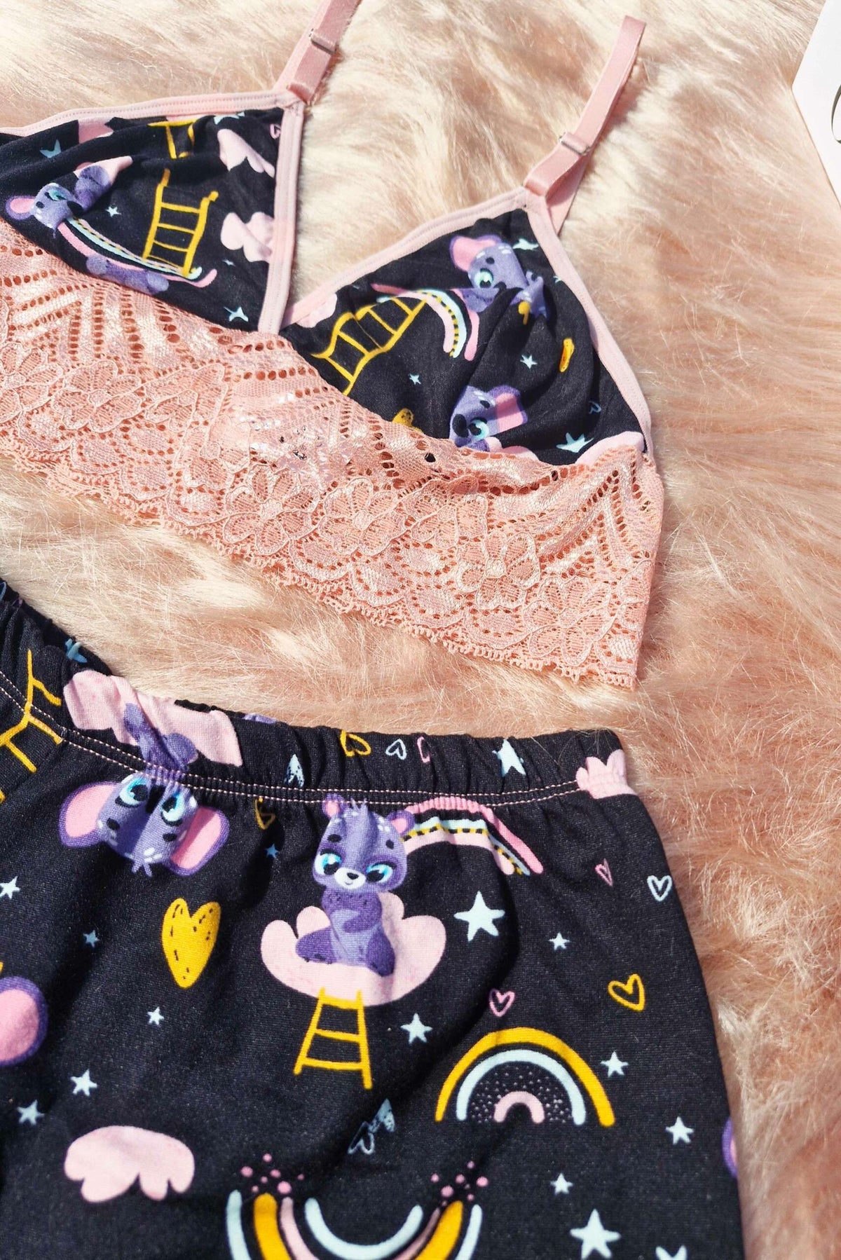 Short Doll Estampado Top com Renda em Branco – Doce Malícia