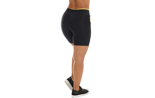 Short Fitness preto com bolso amarelo em Preto – Doce Malícia