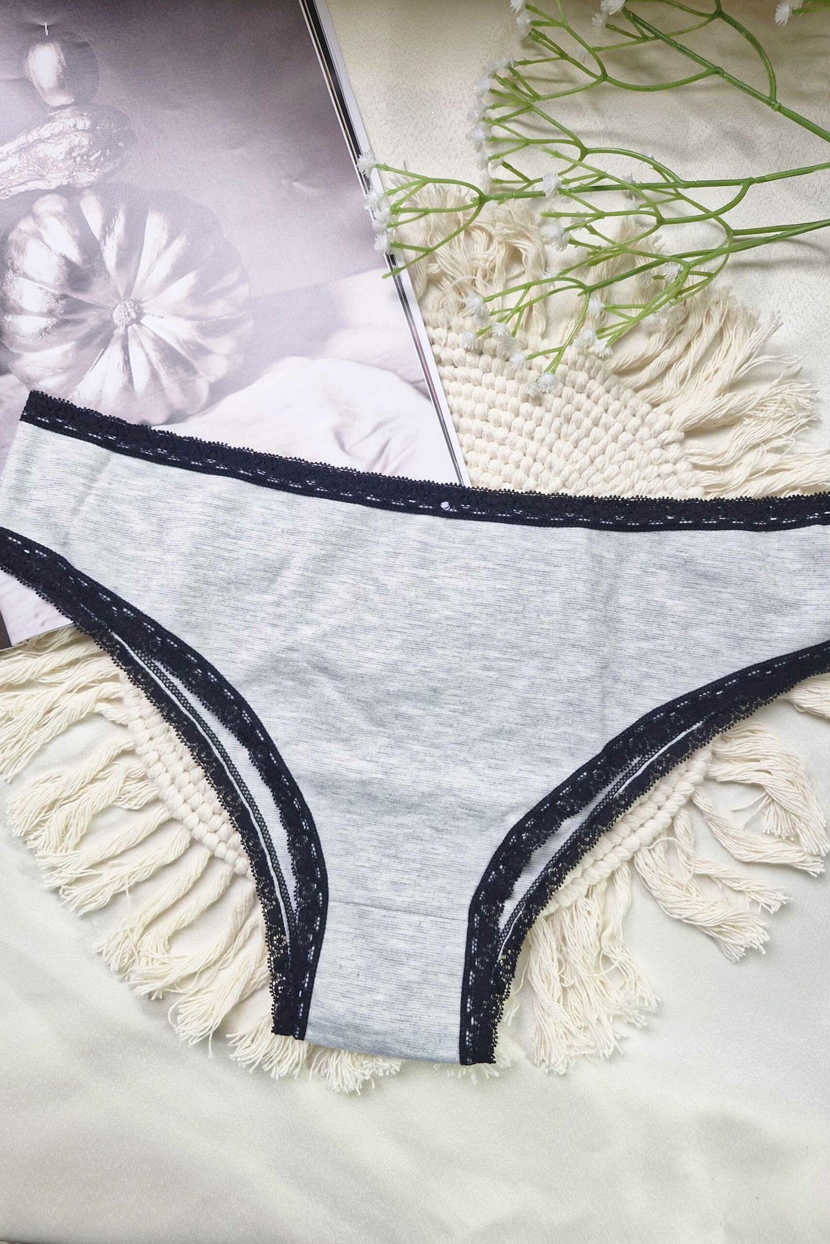 Tanga de Algodão Mesclado com Rendinha em Branco – Doce Malícia