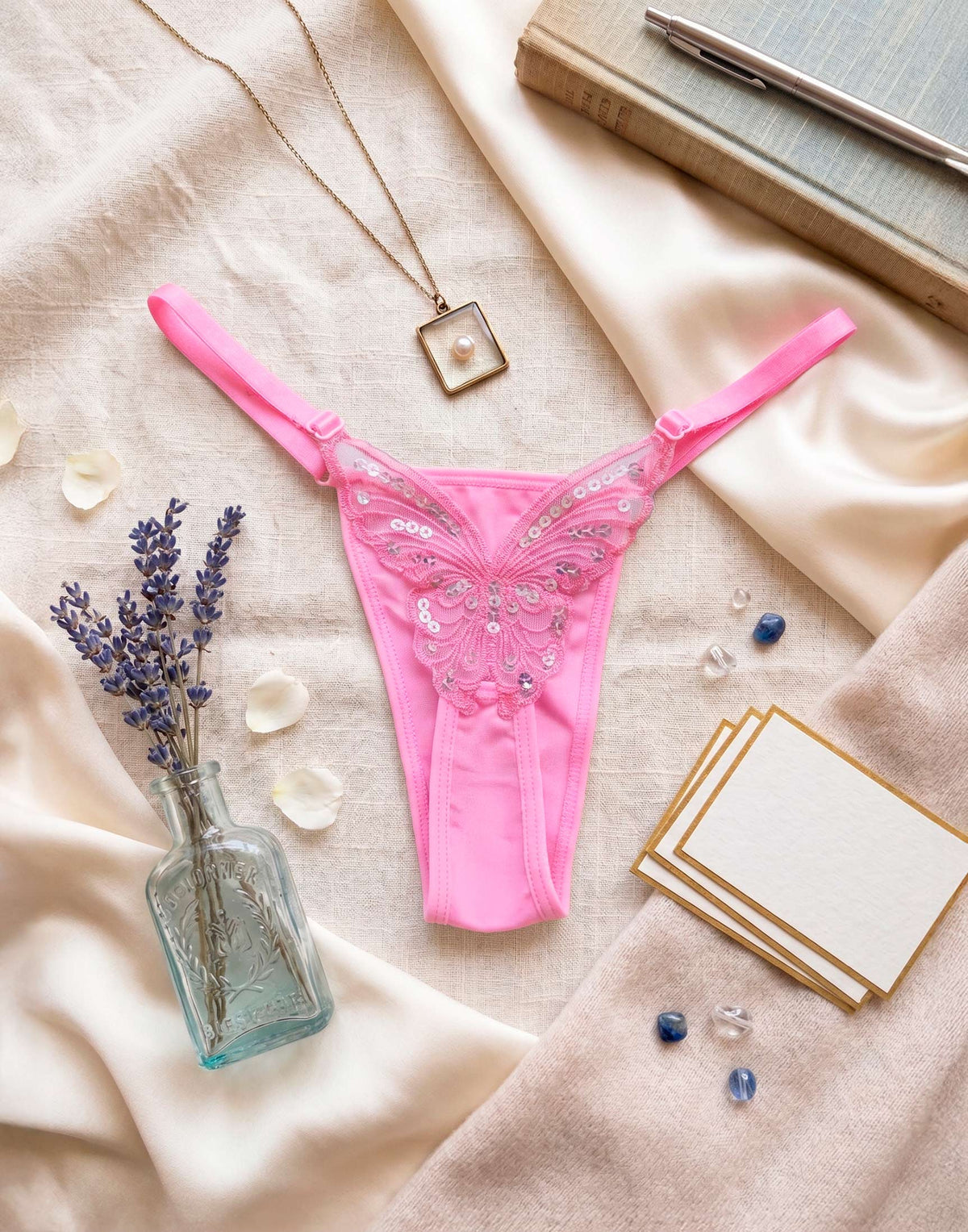 Tanga String Borboleta em Branco – Doce Malícia