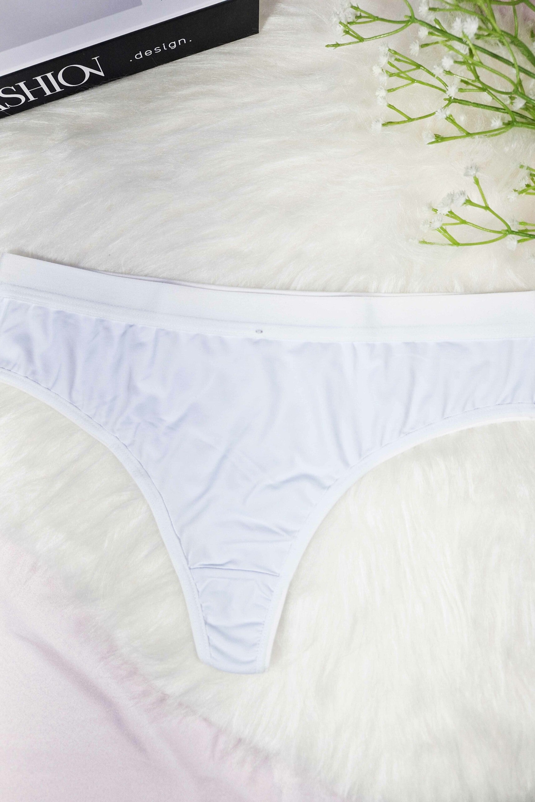 Tangão Fio Dental Liso com em Branco – Doce Malícia