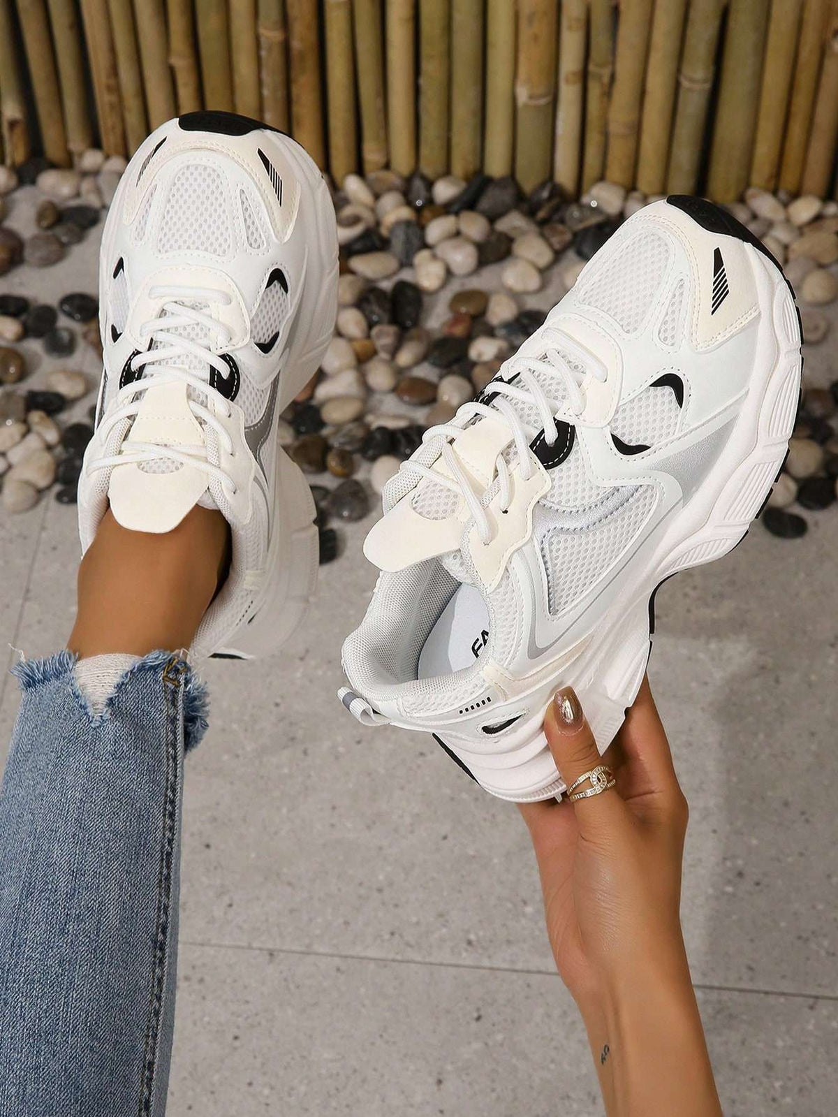 Tênis Feminino Corrida Cadarço Bicolor Branco – Doce Malícia