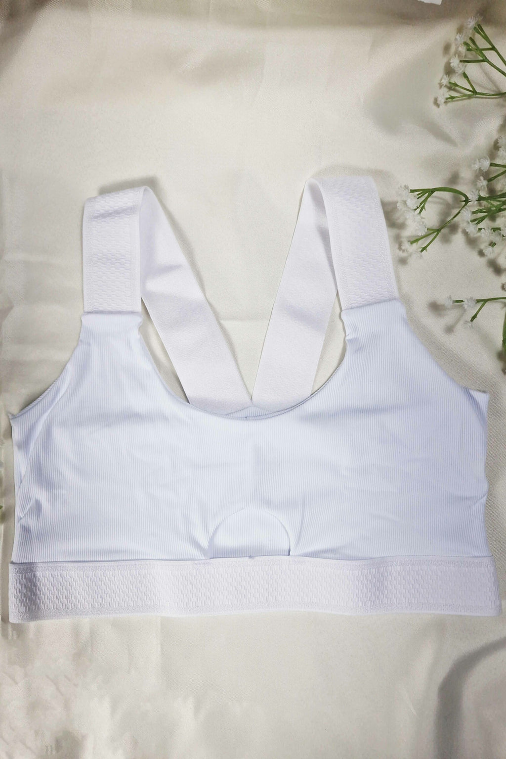 Top Esportivo em Microfibra Canelada em Branco – Doce Malícia