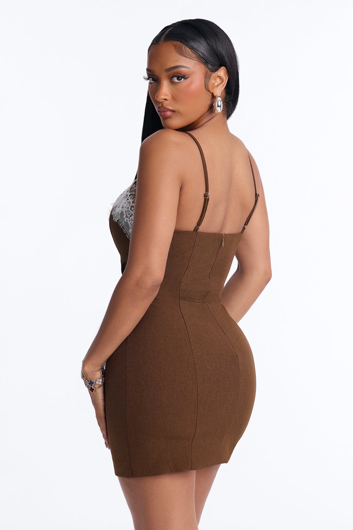 Vestido Feminino Curto Renda Marrom – Doce Malícia