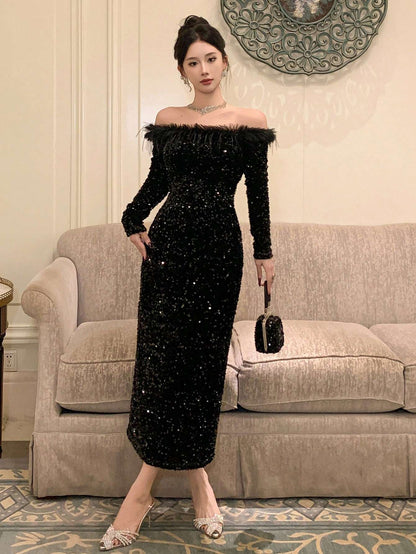Vestido Longo Feminino Paetê Plumas Ombro a Ombro – Doce Malícia