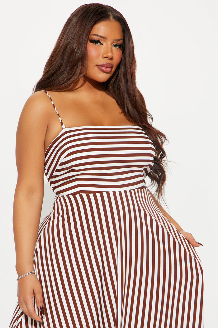 Vestido Feminino Longo Listrado Marrom – Doce Malícia — Doce Malícia