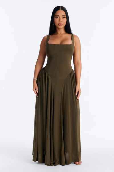 Vestido Feminino Longo Plissado – Doce Malícia