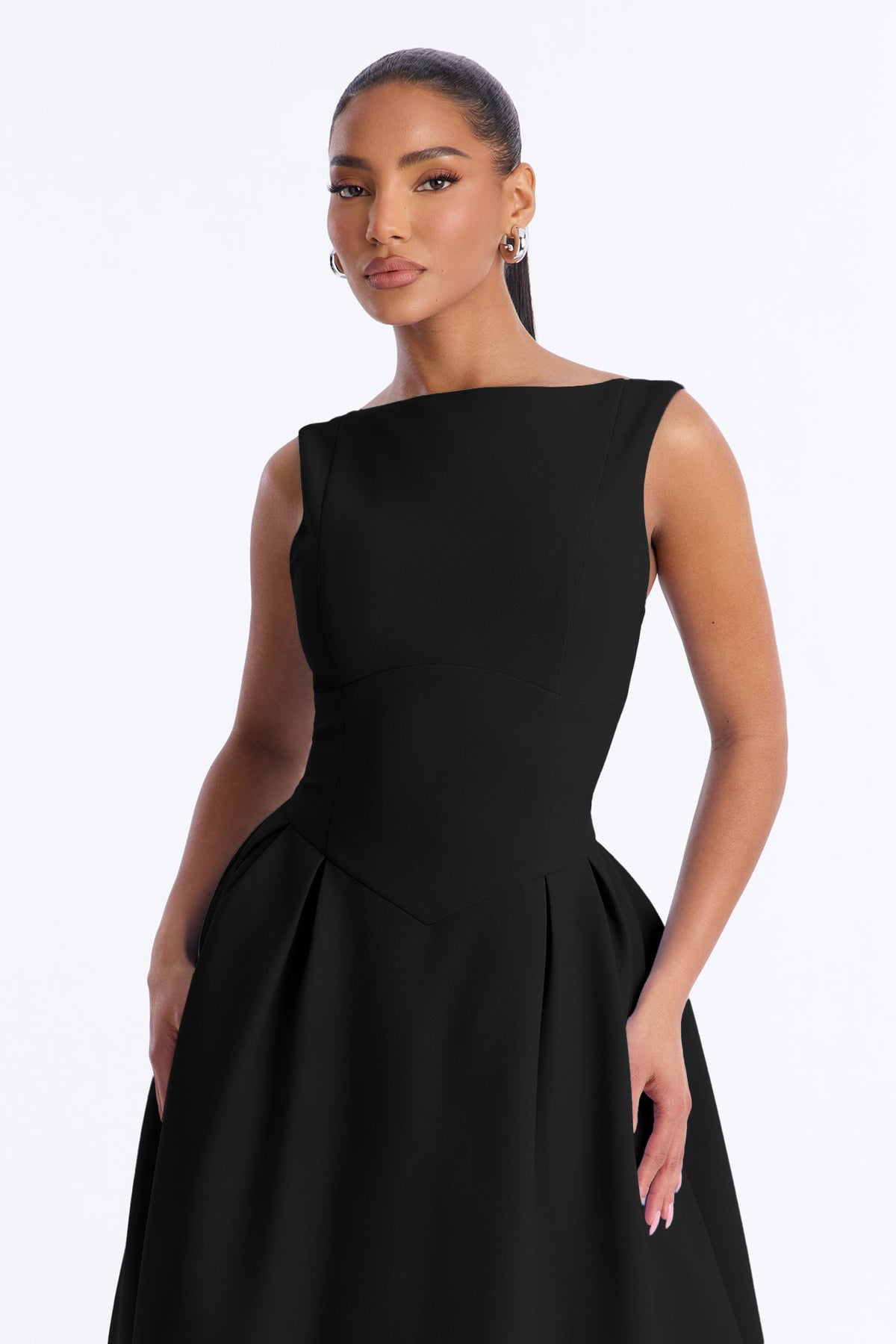 Vestido Feminino Midi Plissado Preto – Doce Malícia